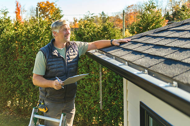 Professional Roofing technician working in Edison, OH